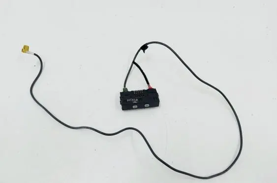 Skoda Octavia Mk4 USB socket connector 657035736A