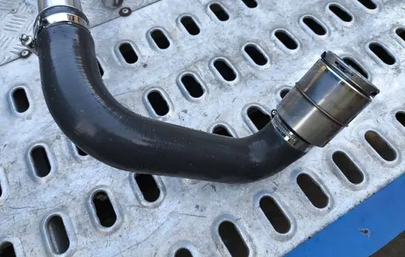 Renault Master III Intercooler hose/pipe 