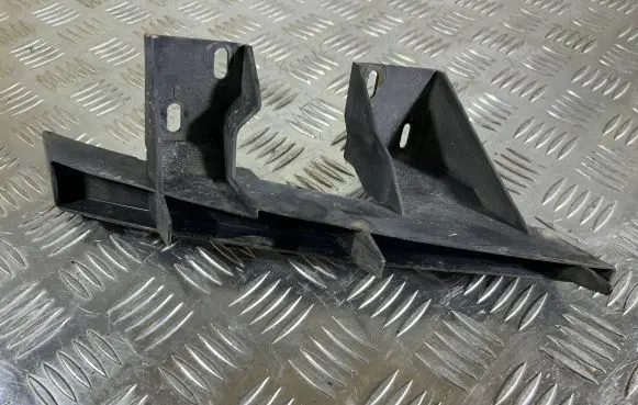 Audi Q7 4L Front bumper mounting bracket 4L0807333