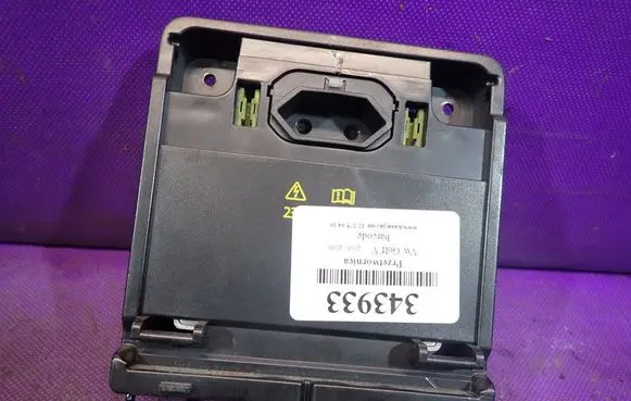 Volkswagen Golf V Voltage converter/converter module 