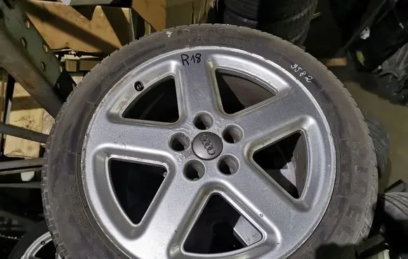 R18 alloy rim