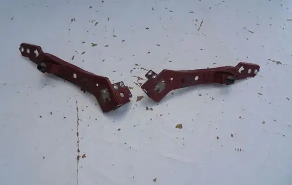 Renault Megane III Fender mounting bracket