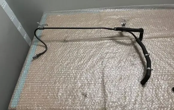 Subaru Forester SK Fuel line pipe
