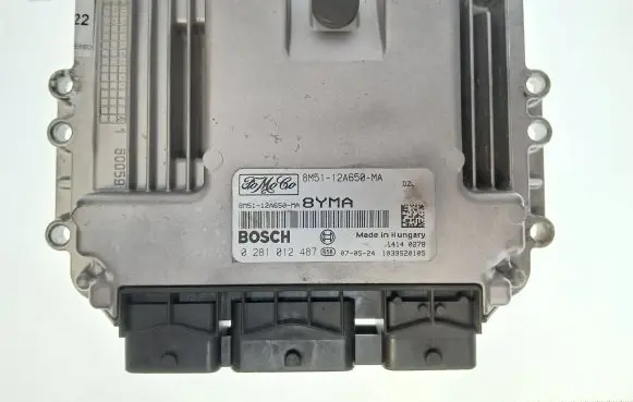 Ford Focus Engine control unit/module 8M5112A650MA 0281012487