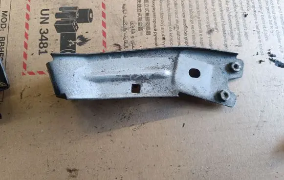 Maserati Ghibli Front splash guards bracket