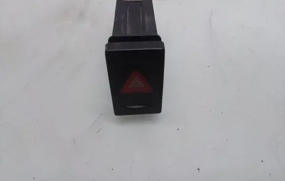 Volkswagen PASSAT B5.5 Hazard light switch 