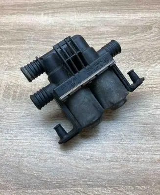 BMW 5 E39 Coolant heater control valve 8374995 1147412137