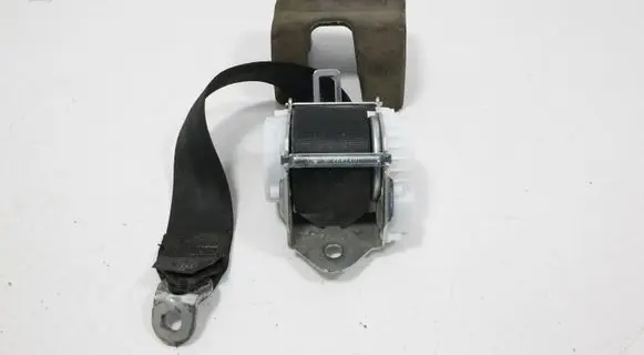 Audi A3 S3 8P Rear seatbelt 8P0857805 33040488