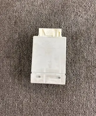 BMW X5 F15 Air suspension control unit module (rear) 6860387