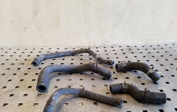Toyota RAV 4 (XA30) Engine coolant pipe/hose
