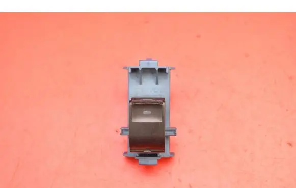 Toyota Avensis T270 Electric window control switch 84810-05070