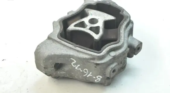 Land Rover Range Rover Evoque L538 Engine mount bracket
