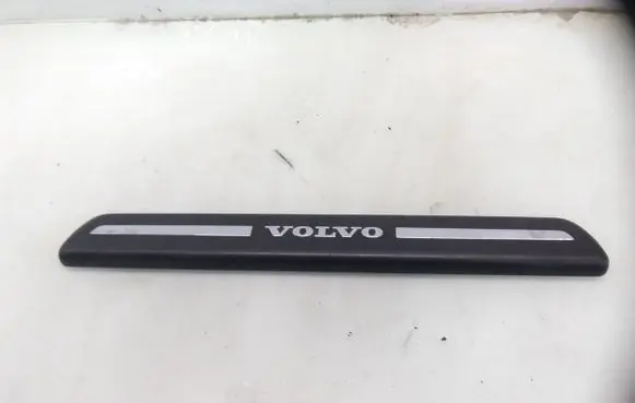 Volvo V50 Front sill trim cover 08622671