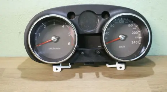 Nissan Qashqai Speedometer (instrument cluster)