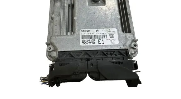 Toyota Auris 150 Engine control unit/module 8966102E10 1039S28734 0281013413