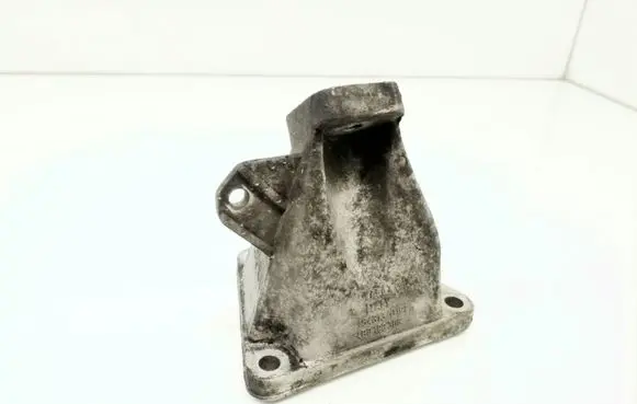 Volkswagen PASSAT B5.5 Engine mounting bracket 4B0199308
