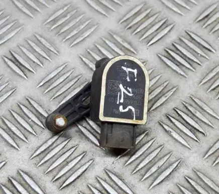BMW 5 F10 F11 Headlight/headlamp level sensor 6860843