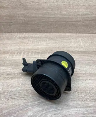 Volkswagen PASSAT B5.5 Mass air flow meter 074906461BX 0986284107 281002462