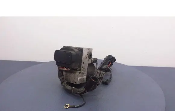 Nissan X-Trail T30 ABS Pump 476008H710