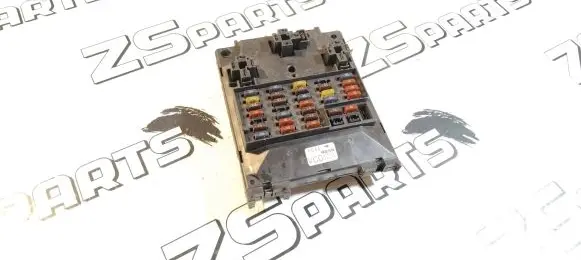 Nissan Patrol Y61 Fuse module VC00C01 0044 VCO0C01