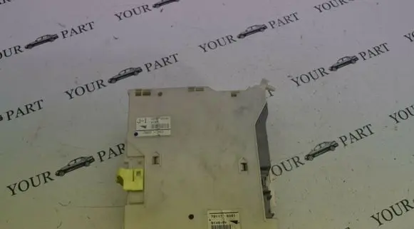 Lexus GS 300 350 430 450H Fuse module 8273030B61