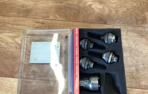 Ford Focus Nuts/bolts 