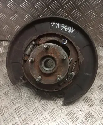 Subaru Legacy Rear wheel hub