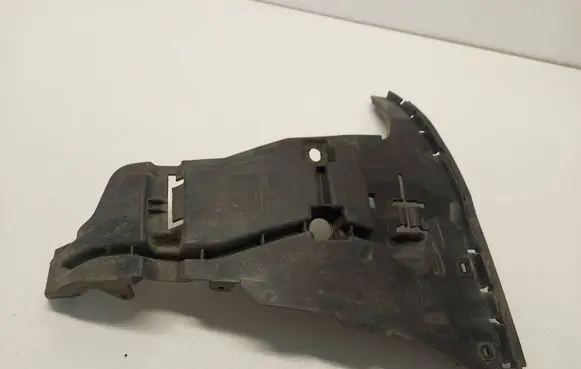 Volvo V70 Front bumper mounting bracket 08693181