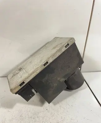 Audi A4 S4 B5 8D Central locking vacuum pump 8D0862257E