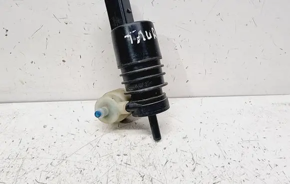 Audi A6 S6 C6 4F Windscreen/windshield washer pump 1K6955651