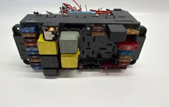 Mercedes-Benz C W203 Fuse box set 0025459401 5DK00797330 A0020591515720