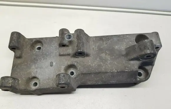 Volvo S70 V70 V70 XC Power steering pump mounting bracket 9135170