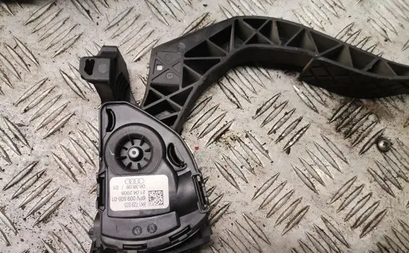 Audi A4 S4 B8 8K Accelerator throttle pedal 8k1723523