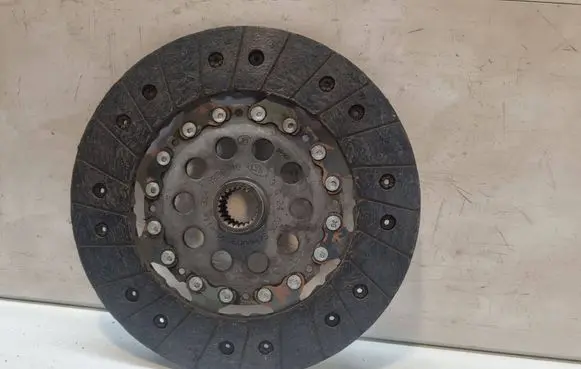 Volvo V70 Clutch pressure plate 324033010