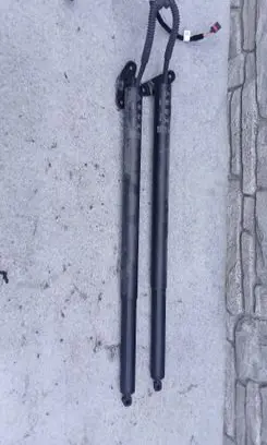 Audi A3 8Y Tailgate strut 8y4827851f