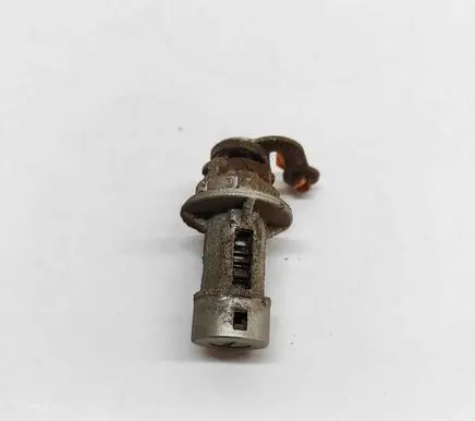 Mitsubishi Pajero Front door lock (next to the handle) MR508382