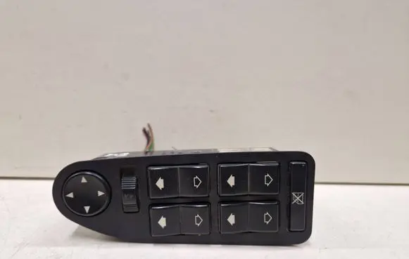 BMW 5 E39 Electric window control switch 8368966 043145