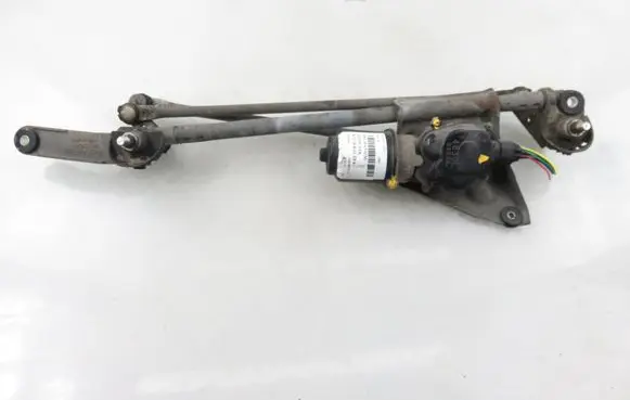 Subaru Impreza II Front wiper linkage 