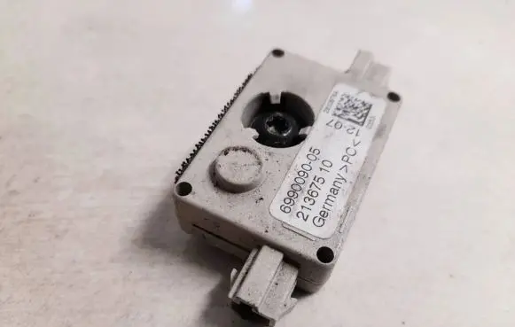BMW 3 E90 E91 Antenna control unit 699009005 6990090-05