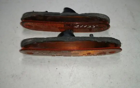Mazda MX-5 NB Miata Front reflector 23061317