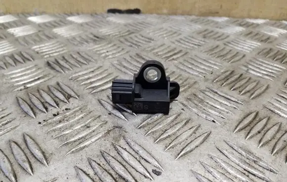 Nissan X-Trail T32 Airbag deployment crash/impact sensor 988303RA0A