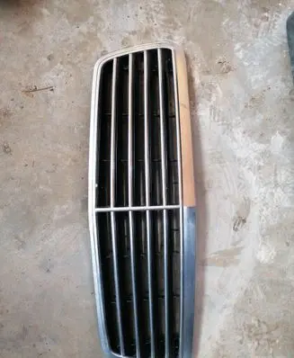 Mercedes-Benz CLK A208 C208 Front bumper upper radiator grill