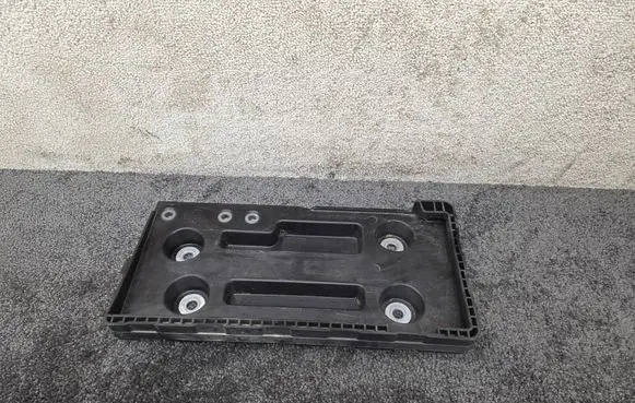 Volkswagen PASSAT B8 Battery tray 3Q0804869