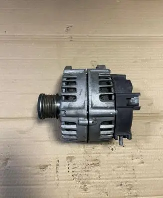 Mercedes-Benz C W205 Generator/alternator 0009063701