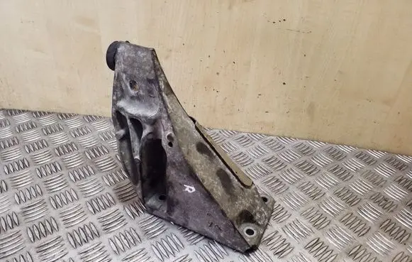 BMW X5 E70 Engine mounting bracket 22116772680 6772680