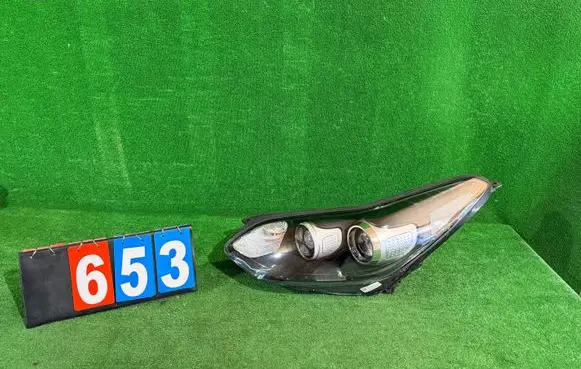 KIA Sportage Headlight/headlamp 92101F1011