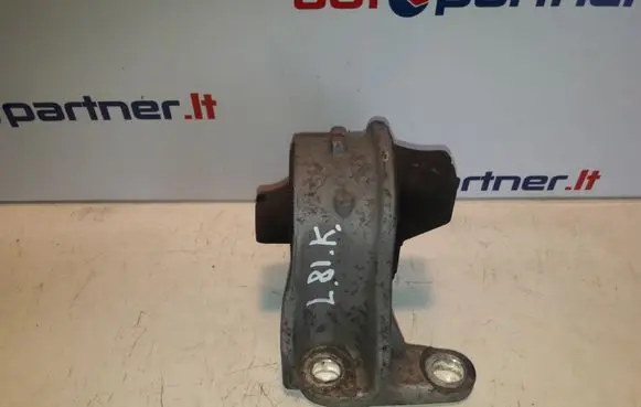 Honda Civic Engine mount bracket