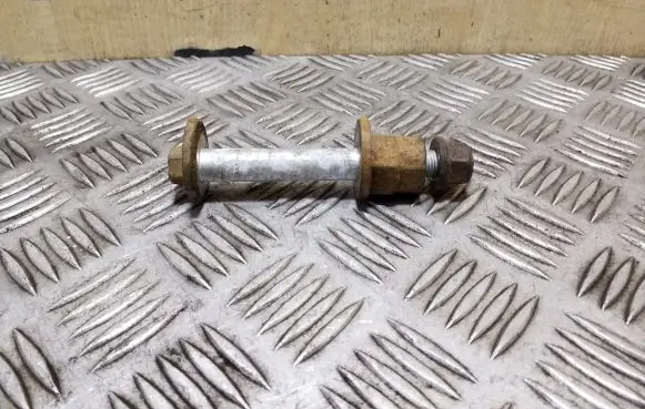 Honda CR-V Rear suspension camber bolt 