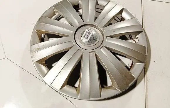 Peugeot 206 R14 wheel hub/cap/trim 