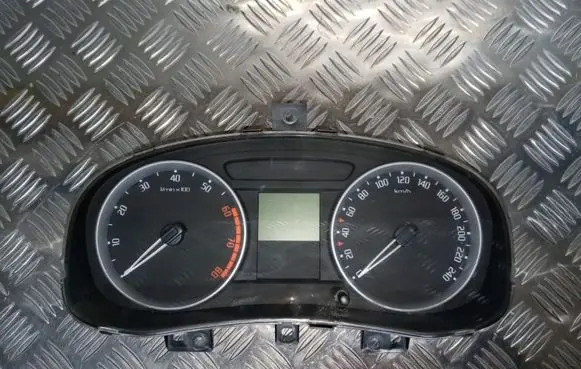 Skoda Fabia Mk2 (5J) Speedometer (instrument cluster) 5J0920 V2823466 1732